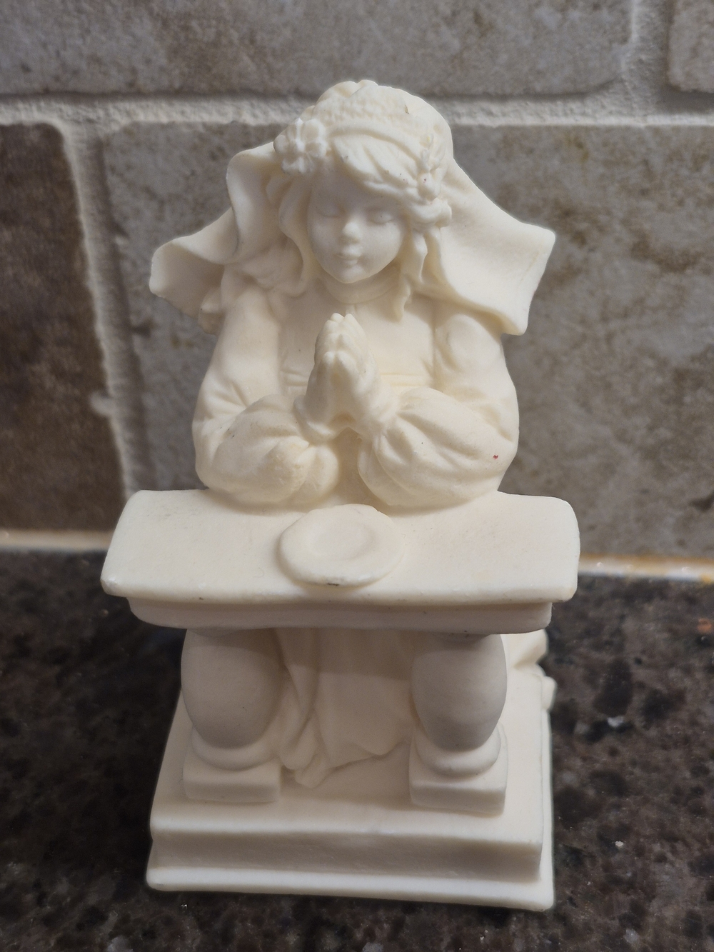 Vivian C Praying Girl Holy Communion Church Vintage Collectible Figurine